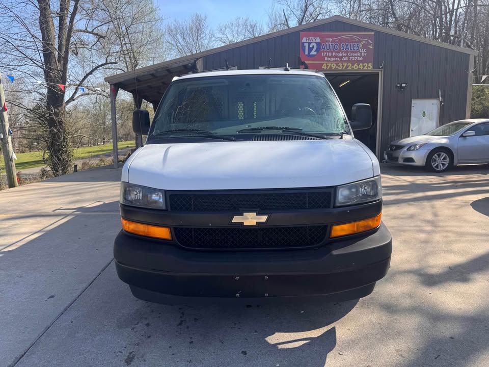 chevrolet express cargo 2020 1GCWGBFG5L1259331 image chevrolet express cargo 2020 1GCWGBFG5L1259331 image
